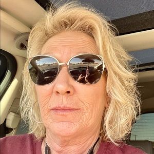 Meet your Posher, Karri